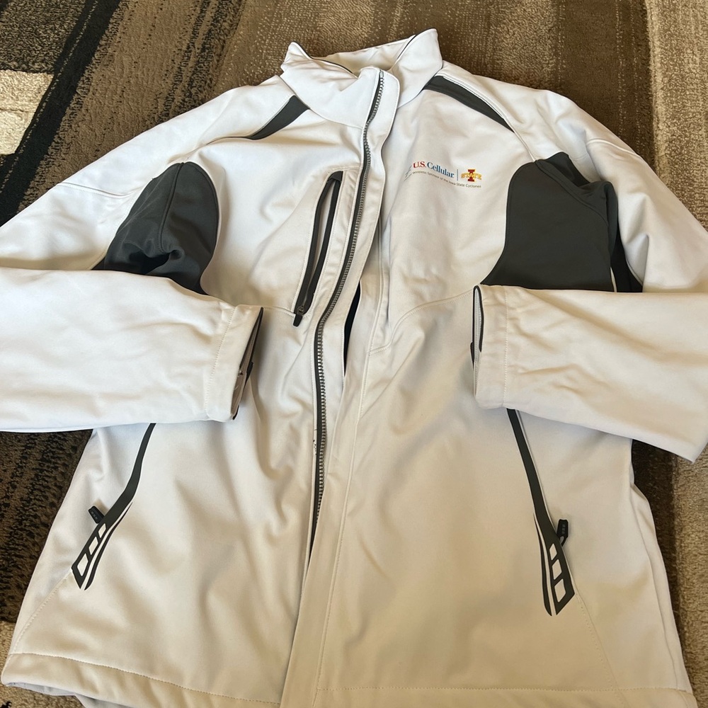 Elevate size L new